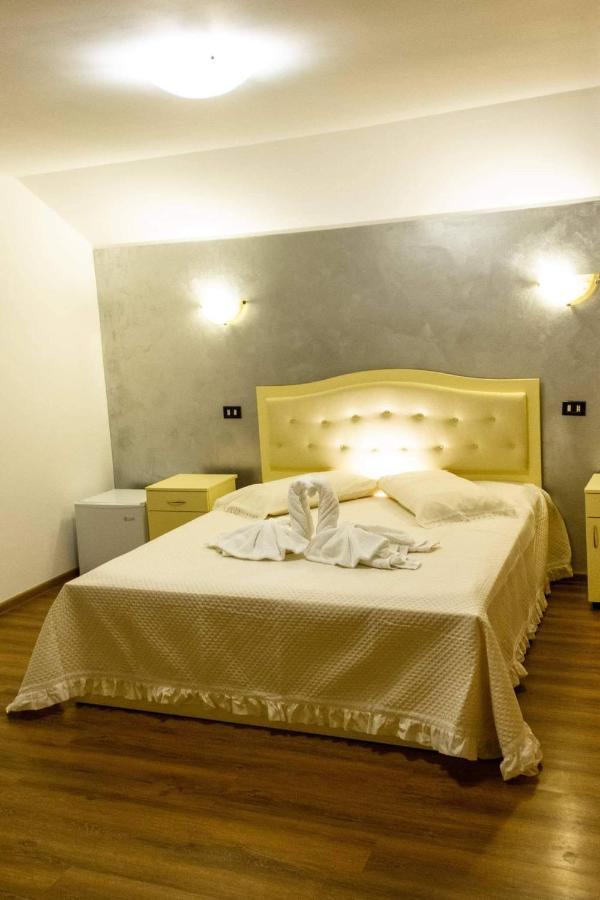 Casa Rasaritul Soarelui Sarichioi Hotel ภายนอก รูปภาพ