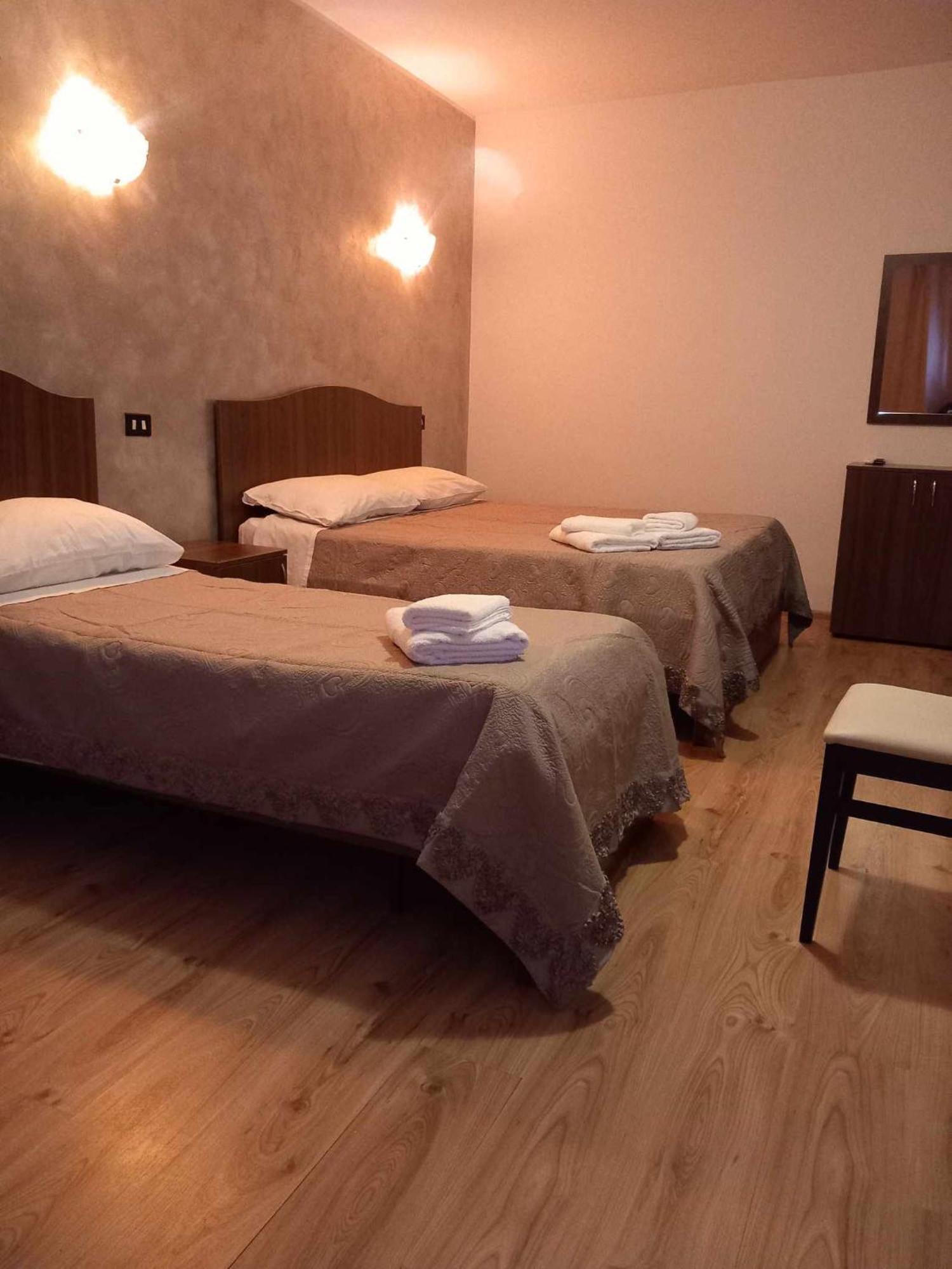 Casa Rasaritul Soarelui Sarichioi Hotel ภายนอก รูปภาพ